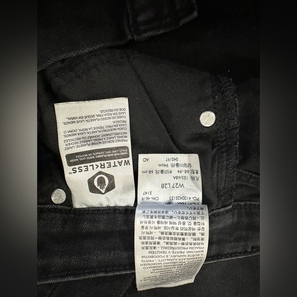 Levi’s 711 frayed hem aged jeans in a faded black 27x28 - Picture 6 of 7